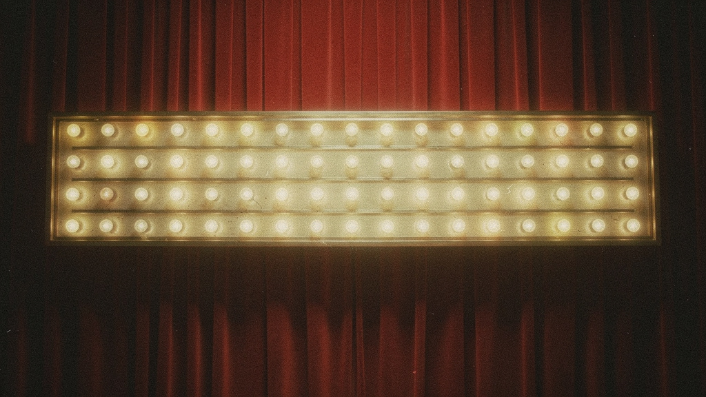 Retro style linkedin post previews